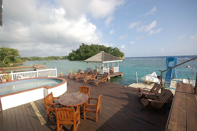 San Bar 6br By Jamaican Treasures