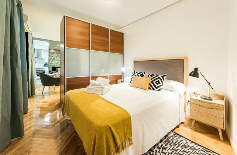 Apartamentos Circo Price City Center