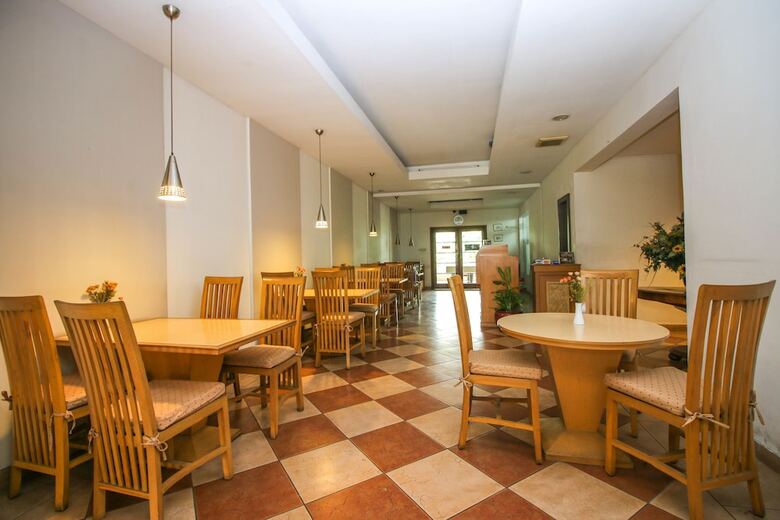 Hotel Airy Kemang Prapanca Raya 30 Jakarta