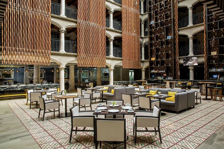 Hotel 1970 Posada Guadalajara, Curio Collection By Hilton