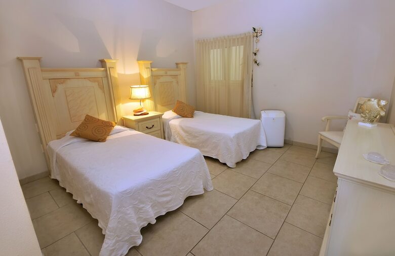 Hotel Marina Banderas Suites