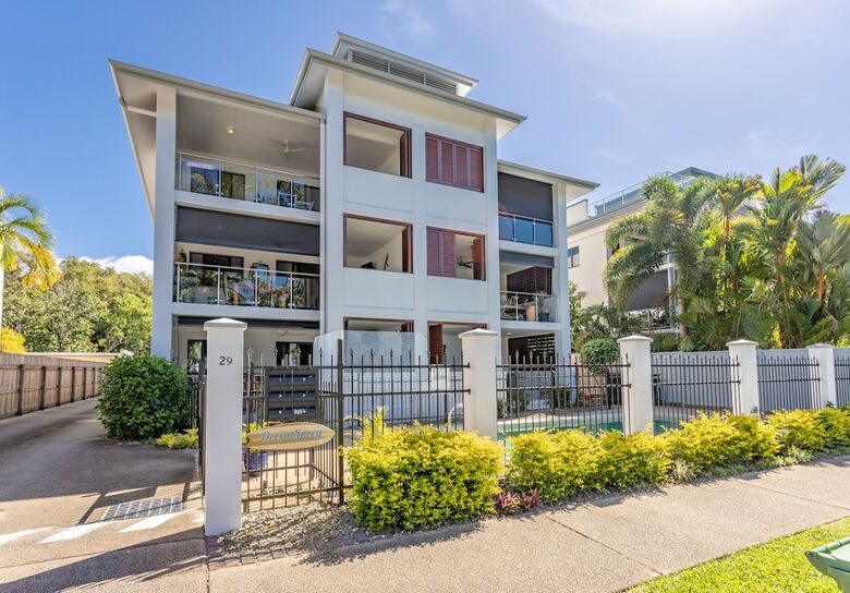 Apartamentos Oceansprey On The Beach