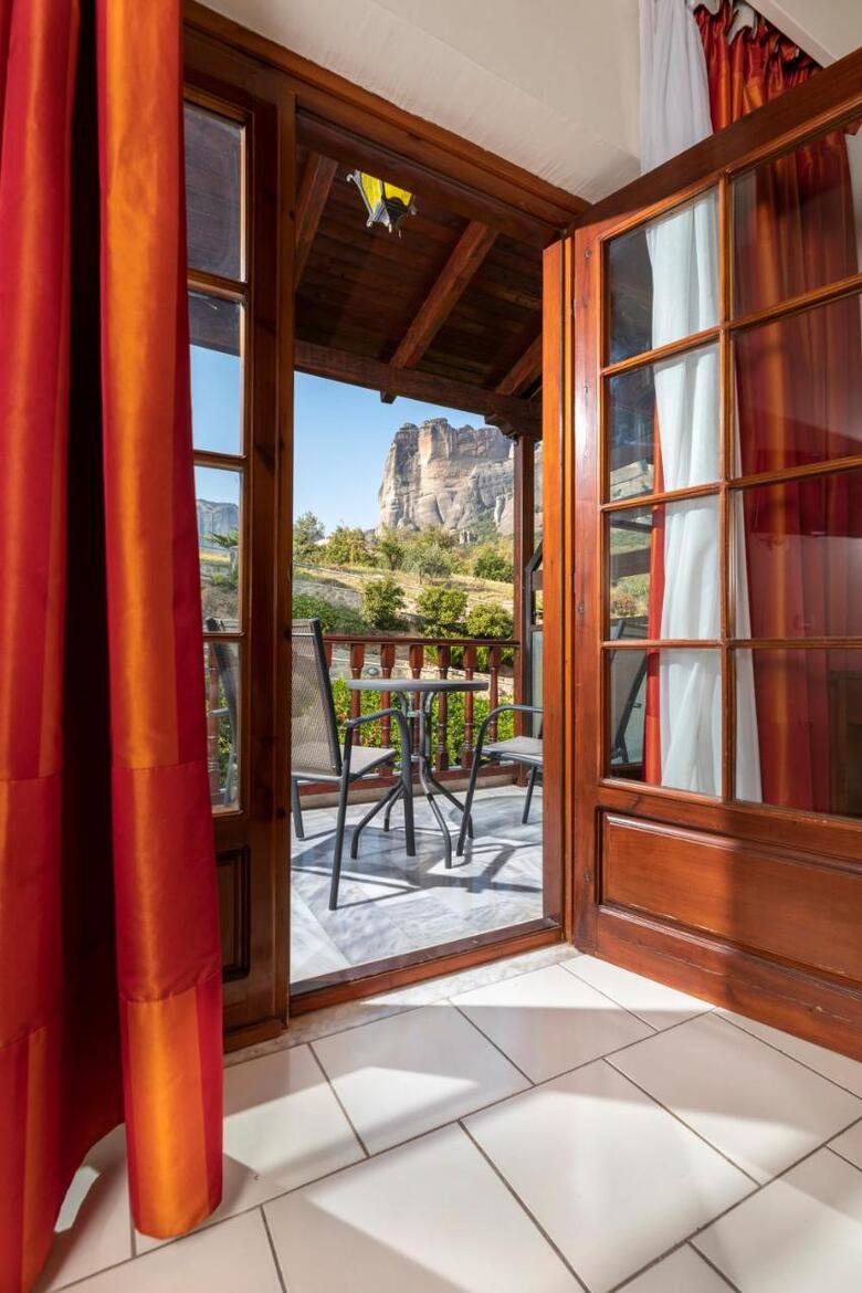 Famissi Eden Hotel