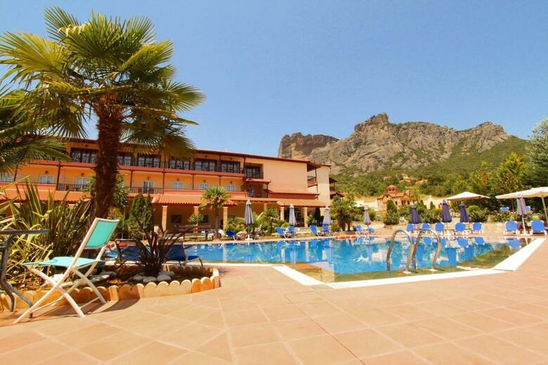 Famissi Eden Hotel