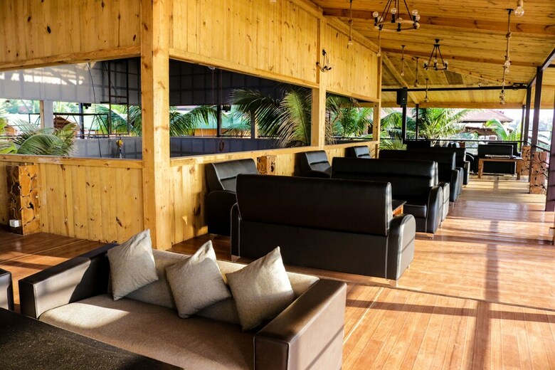 Hotel 18 Degrees Beach Resort