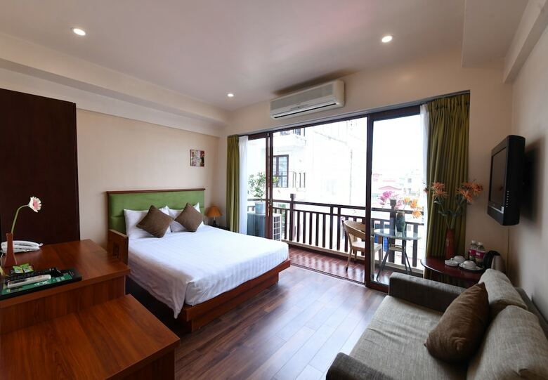 The Artisan Lakeview Hotel