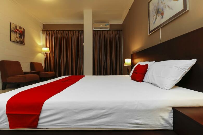 Hotel Reddoorz Plus @ Batam Center