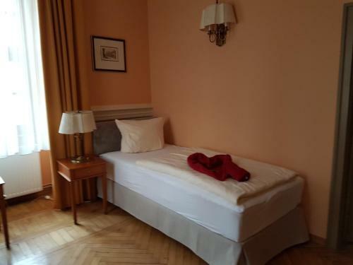 Hotel Stadtschlo� Hecklingen***s