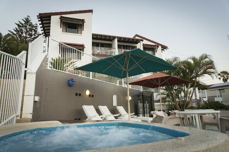 Apartamentos Don Pancho By The Beach