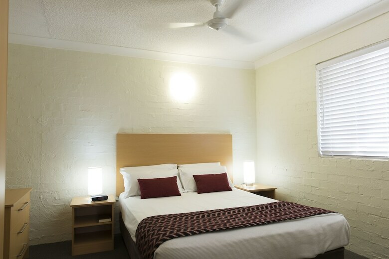 Apartamentos Don Pancho By The Beach