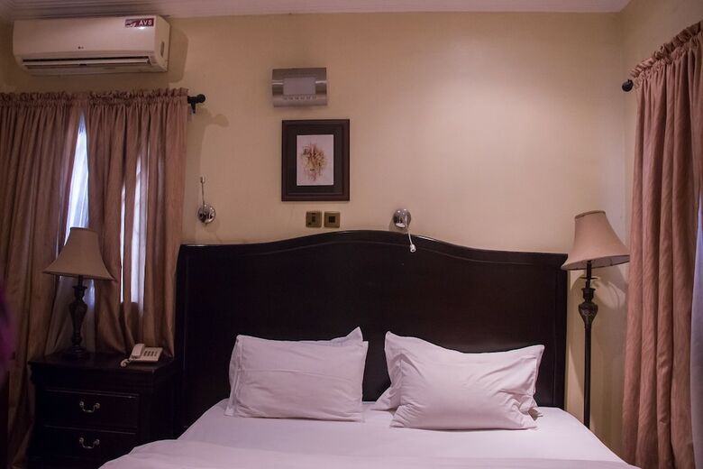 Hotel Tivoli Residence & Bar
