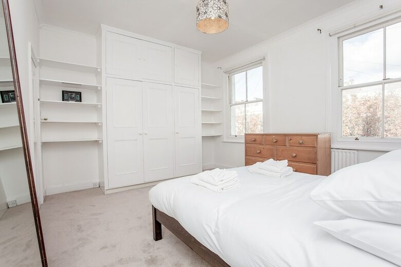 Elegant Victorian 3 Bed Home Near Hammersmith