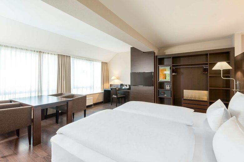 Hotel NH D�sseldorf K�nigsallee