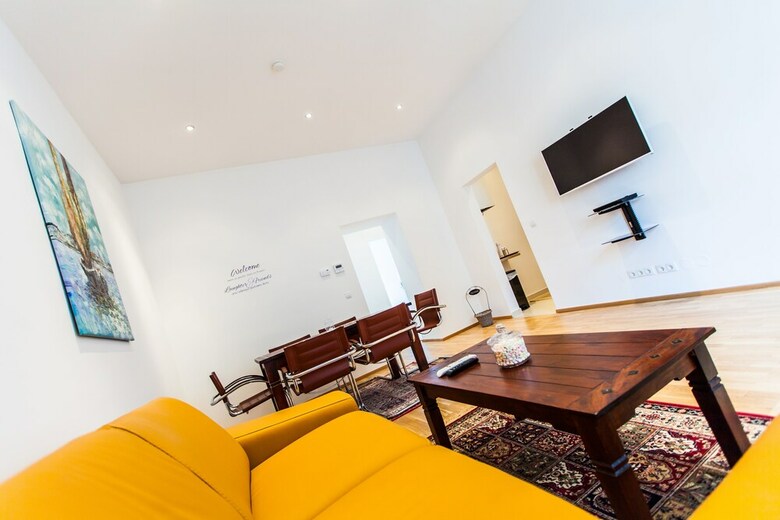 Vienna Market Apartment - Free Garage