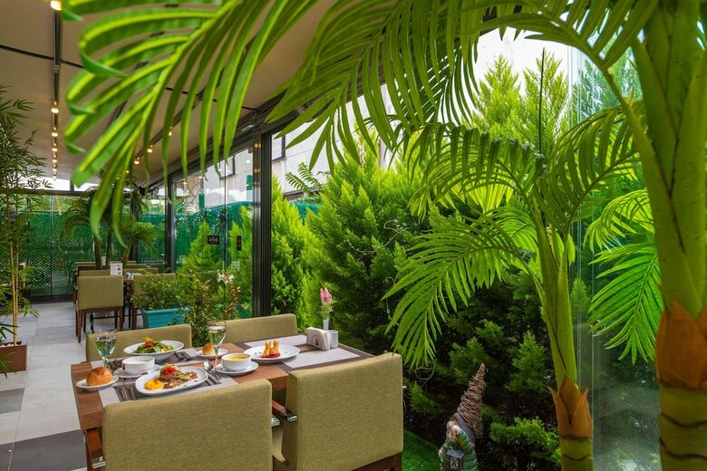 Elotte Palace Hotel