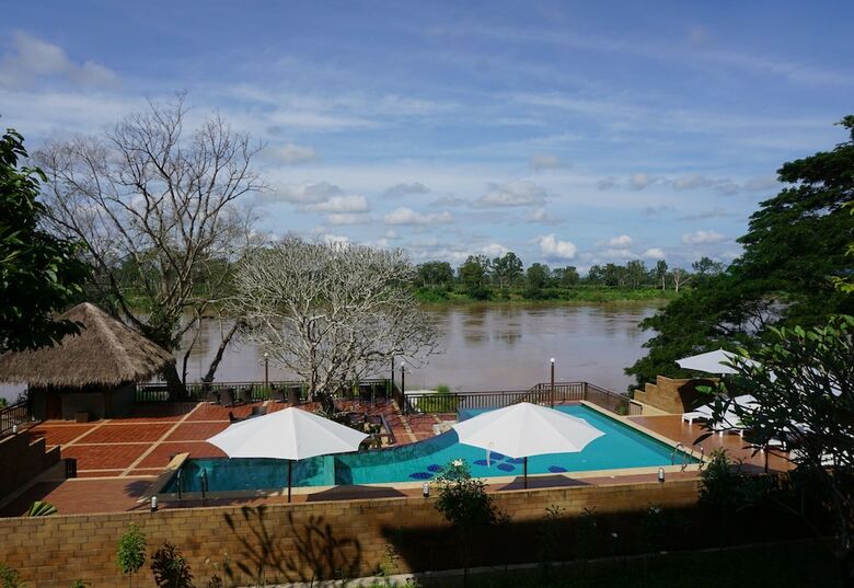Hotel Bansaeo Garden And Resort