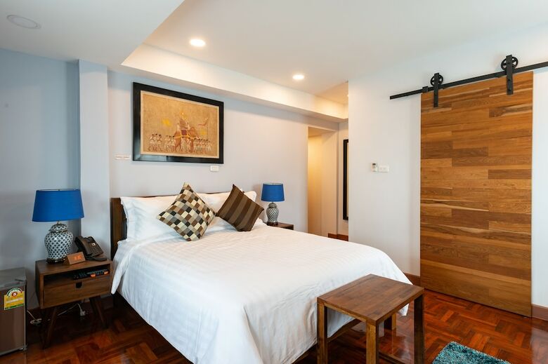 Hotel Maneeya Park Residence