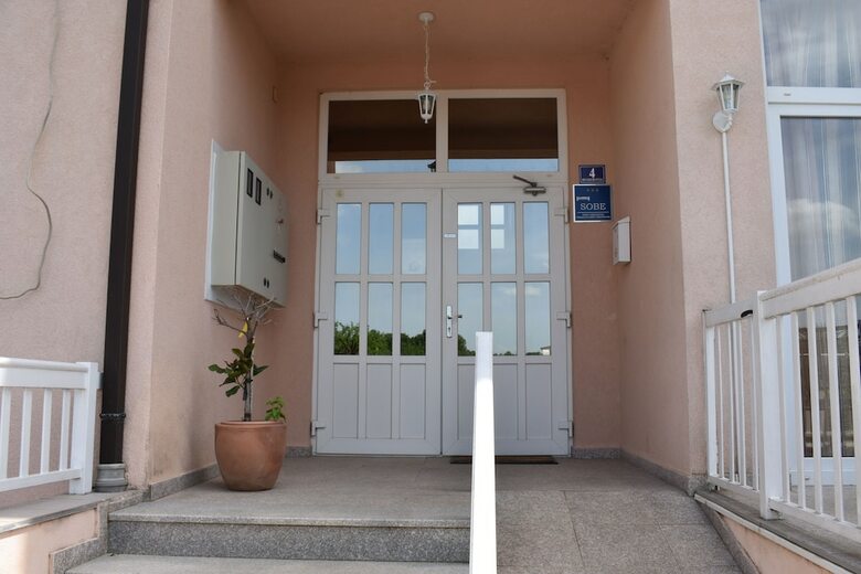 Pension Regina Mundi