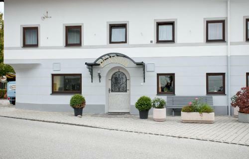 Hostal Landgast-hotel Egger St�berl (superior)