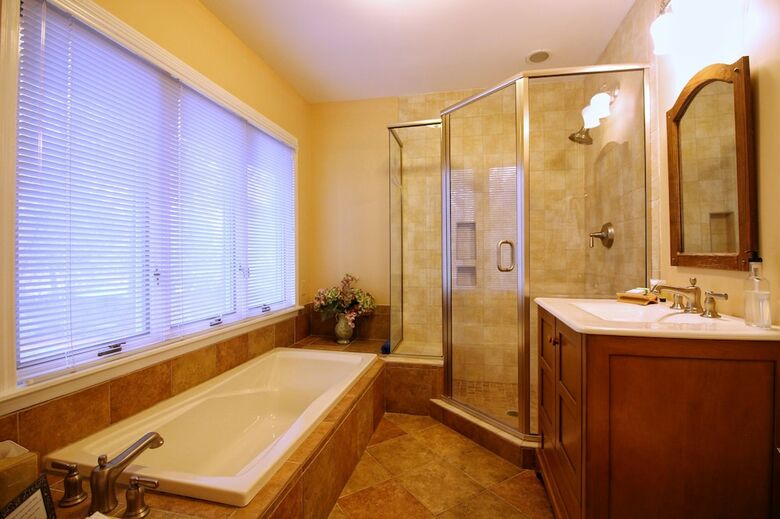 Bed & Breakfast Tudor Oaks Inn