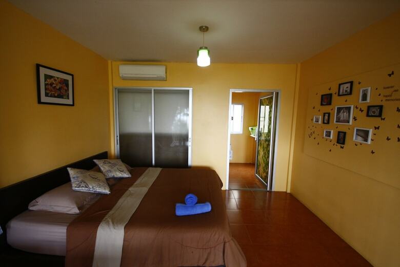 Hotel Insook Ko Larn Guesthouse