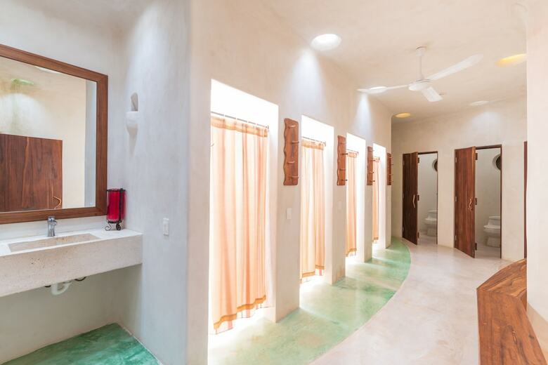 Hotel Holistika