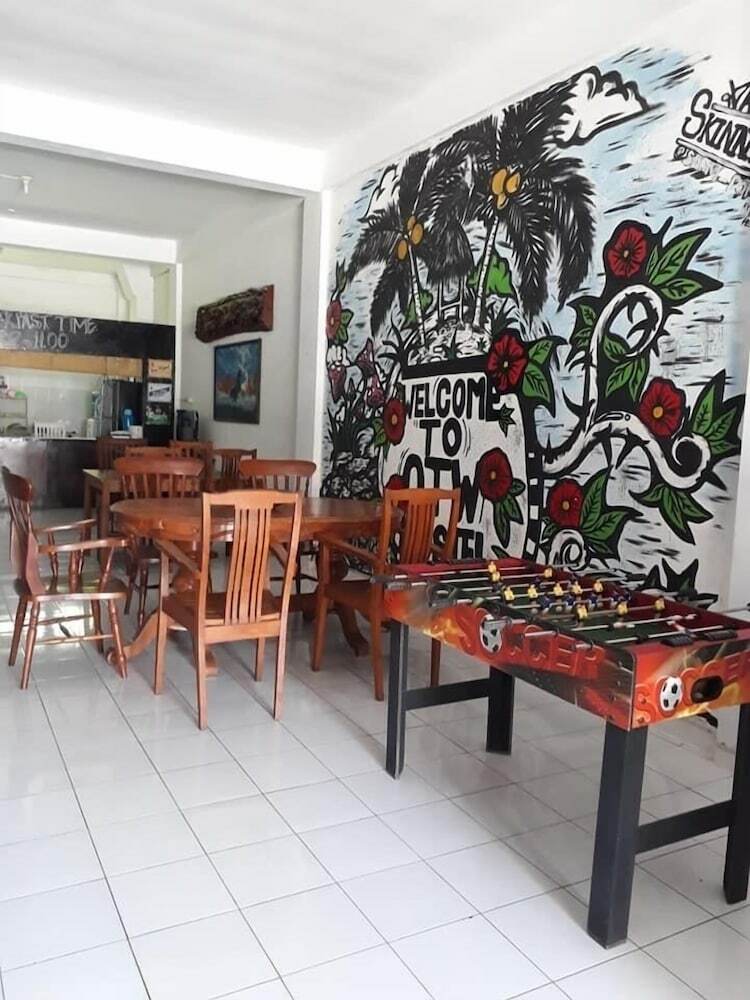 Hostal On The Way Hostel & Lounge