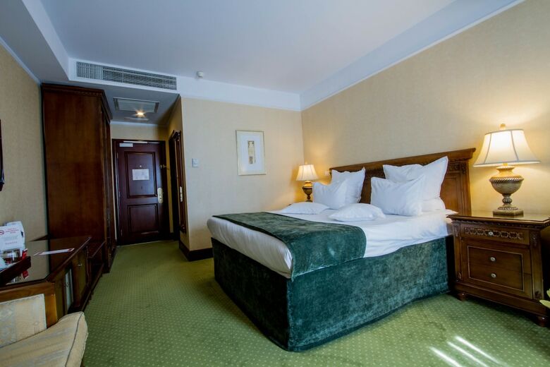 Hotel Ramada By Wyndham Brasov