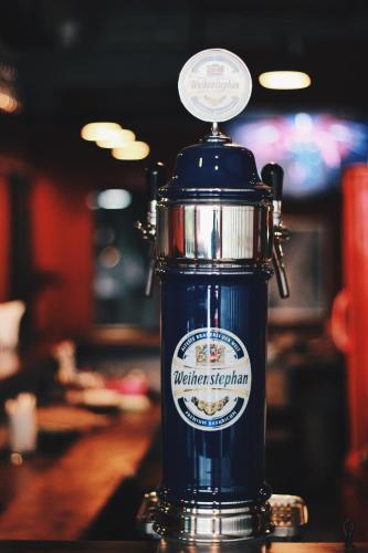 Henry's Hotel & Gastropub