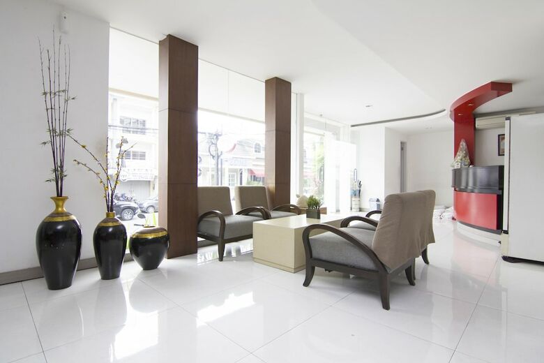 Hotel Reddoorz Near Universitas Diponegoro