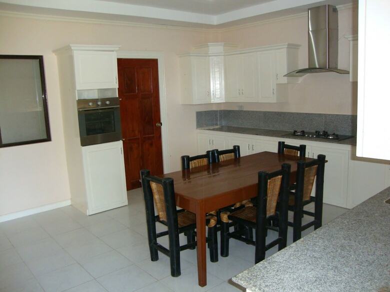 Hotel Luzmin Bh - Cottages And Bungalows
