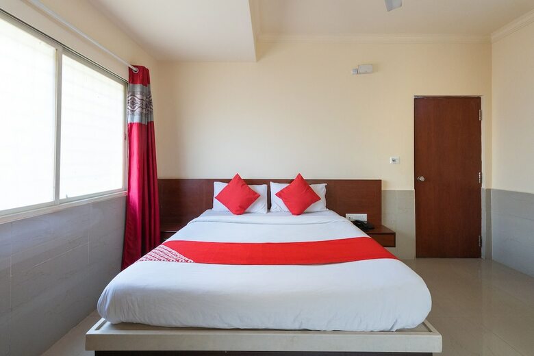 Hotel Oyo 9251 Grand Krishna
