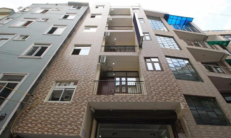 Hotel Oyo 9273 Surya Palace