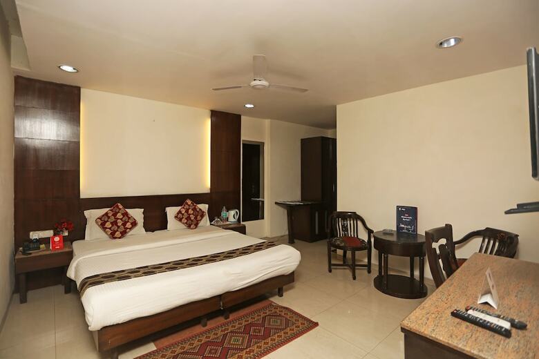 Oyo 1824 Hotel Grand Peepal
