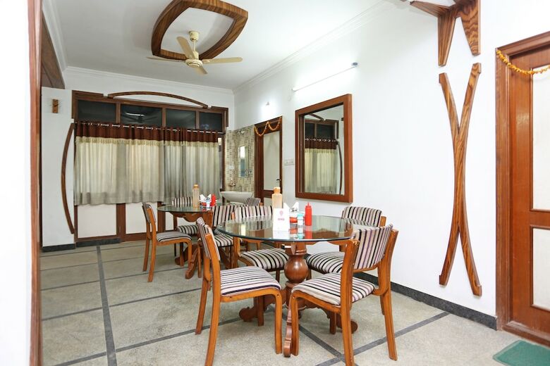 Hotel Oyo 8932 Delight Inn Gachibowli
