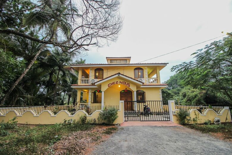 Villa Oyo 10723 Home Pool View Studio Colva