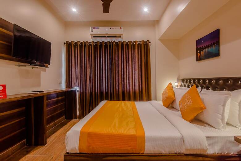 Oyo 10056 Hotel Elite