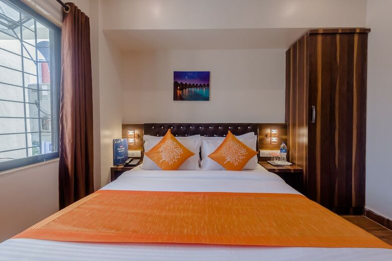 Oyo 10056 Hotel Elite