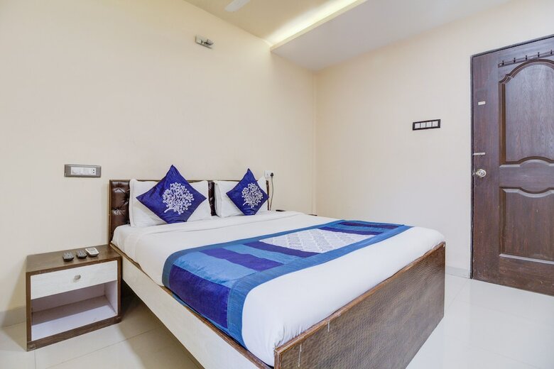 Oyo 9748 Hotel Girgaon Palace