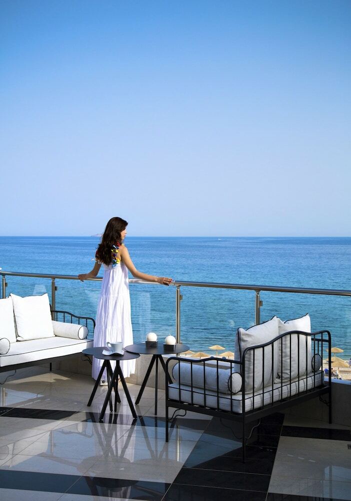 Hotel Blue Dream Palace Tripiti Resort