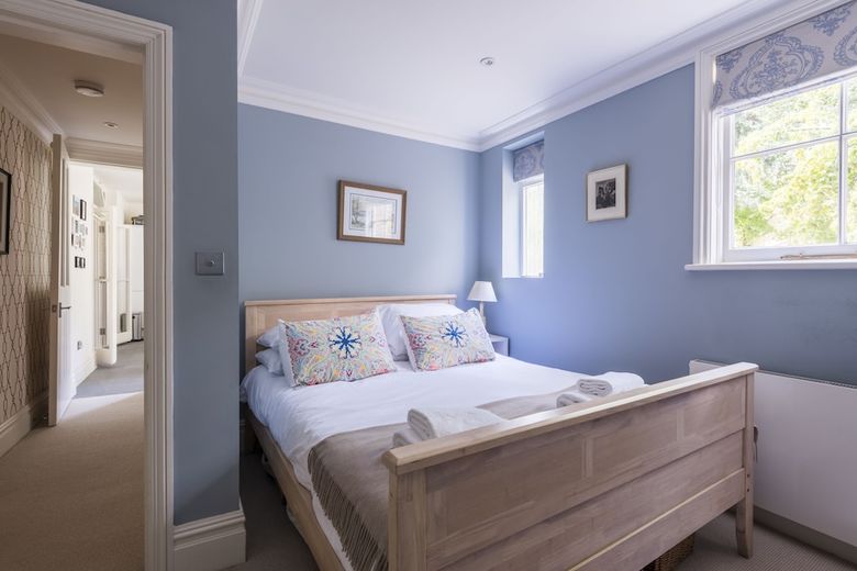 Beautiful Family Home In Putney