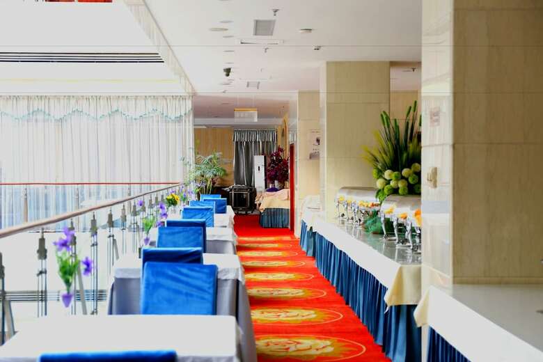 Luoyang Yijun Hotel