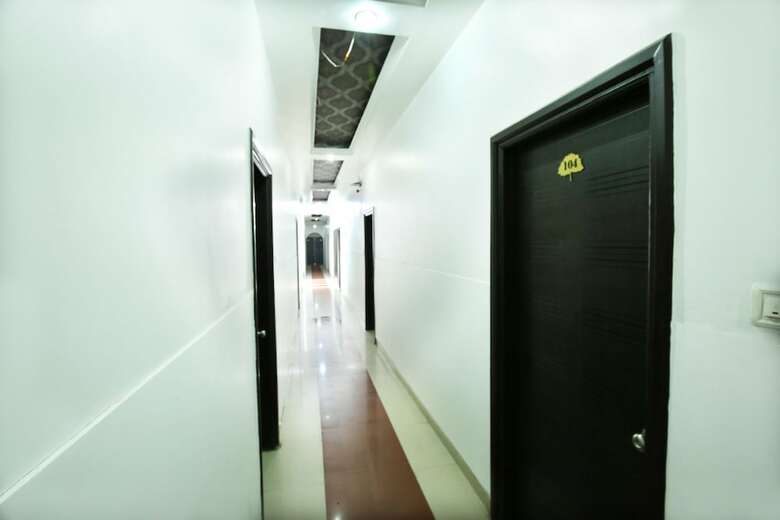 Oyo 1673 Hotel Mm Yellowuds