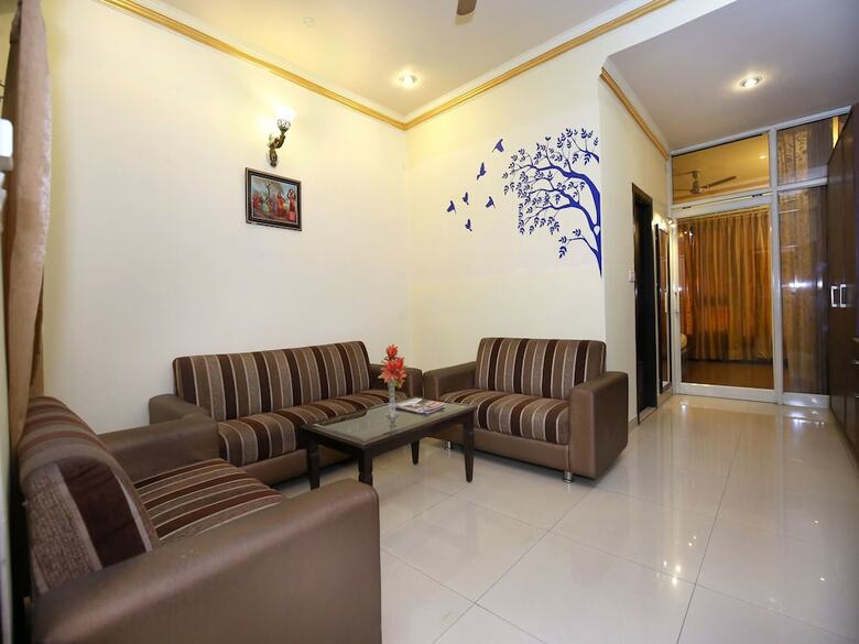 Oyo 9736 Hotel Downtown Suites