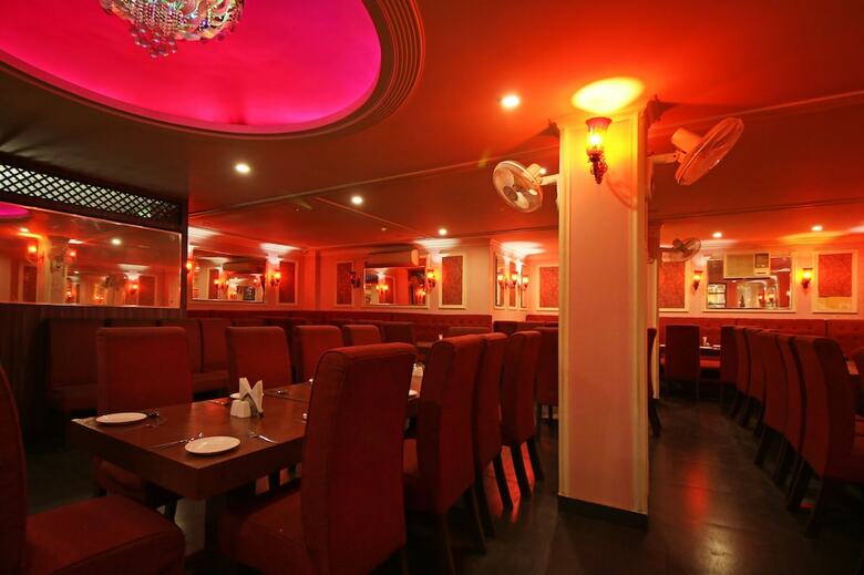 Hotel Oyo 8095 Arb Suites