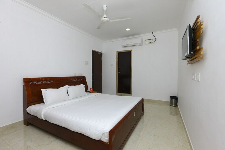 Hotel Oyo 9373 Pondy Bazaar
