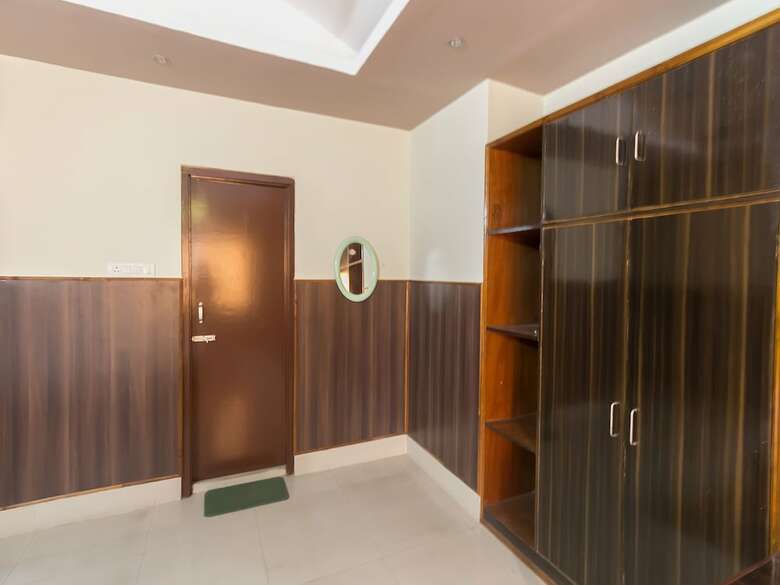 Hotel Oyo 6996 Near Beltola