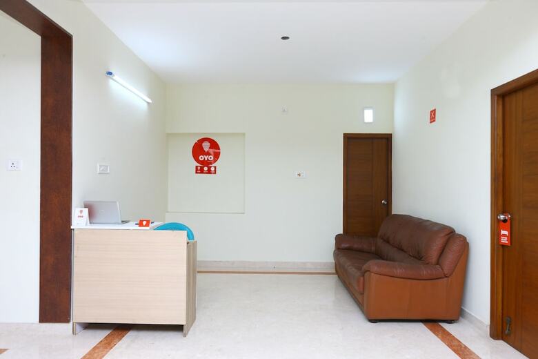 Oyo 10027 Hotel Red Petal