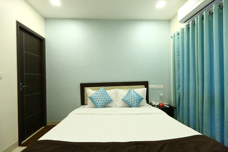 Hotel Oyo 7850 Royal Elite
