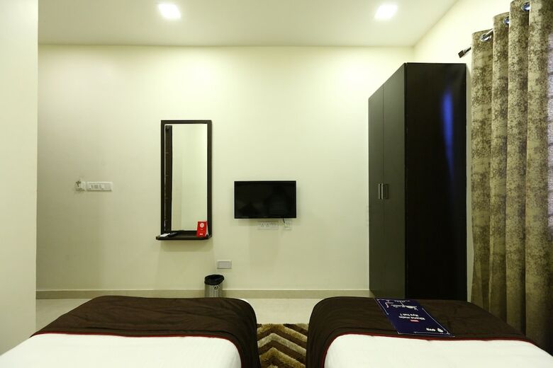 Hotel Oyo 7850 Royal Elite